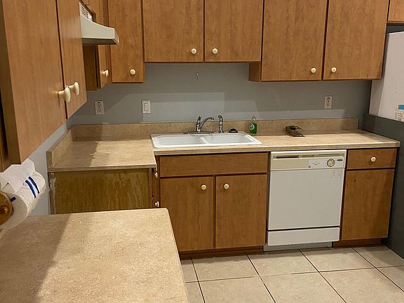 Kitchen (Stove coming soon)