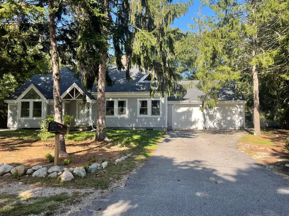 42 Maryalice Ln, Hyannis, MA 02601