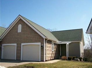 149 S Oak Ridge Cir, Erie, PA 16509