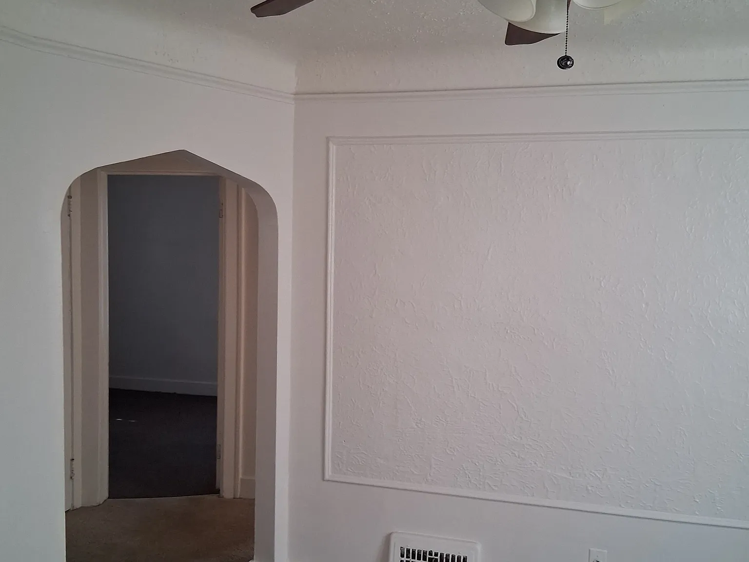 2 bed, 1400 sqft, $1,050 — Photo 3