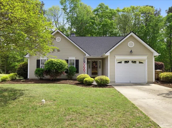 108 Braxberry Way, Holly Springs, NC 27540