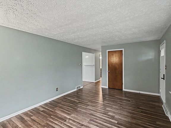4th image of 545 Reed Rd