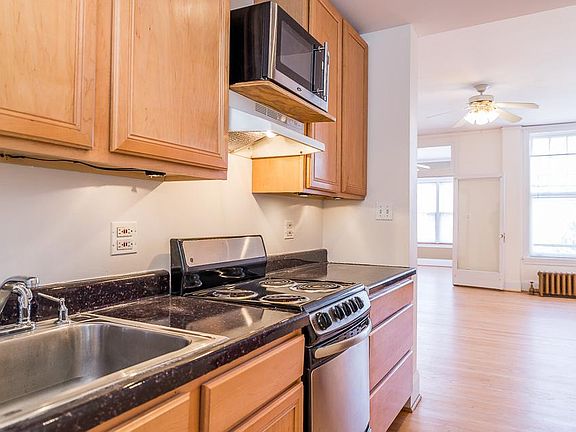 2nd image of 5802 N Kenmore Ave #1D