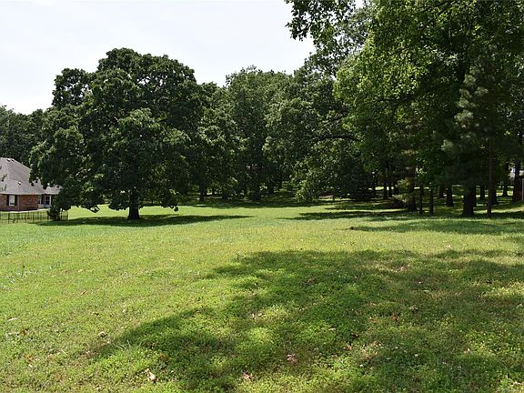 2nd image of 1613 Dilar Dr
