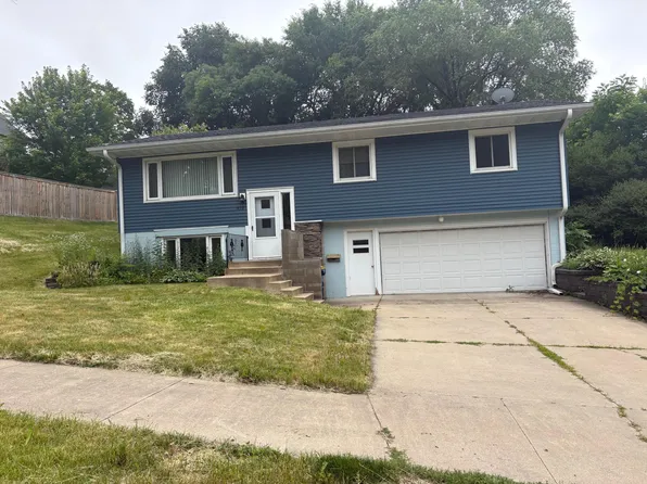 419 2nd St NE, Faribault, MN 55021