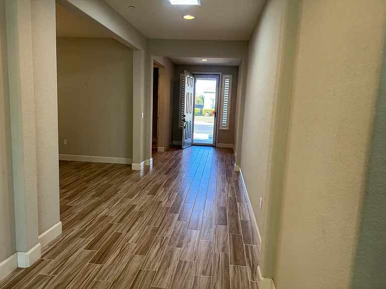 2031 Newcastle Dr — Photo 5