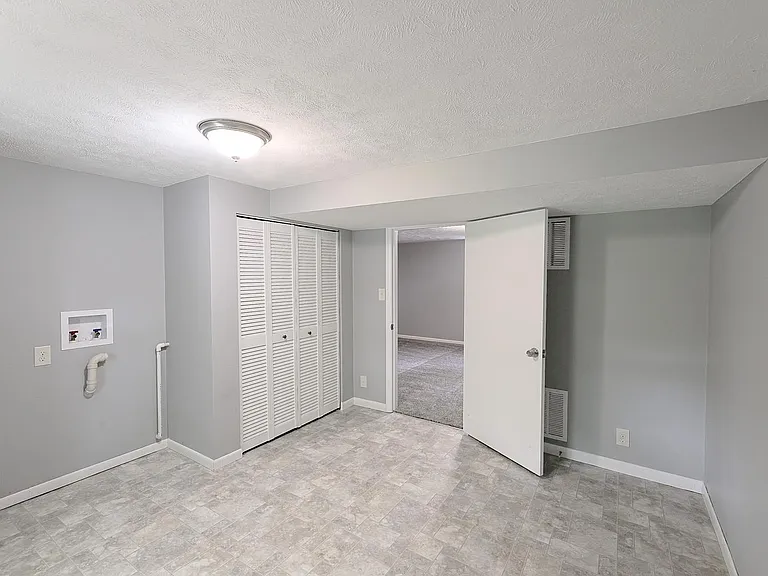 1025 Kent St — Photo 17