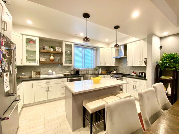 4328 Gentry Ave APT 3
