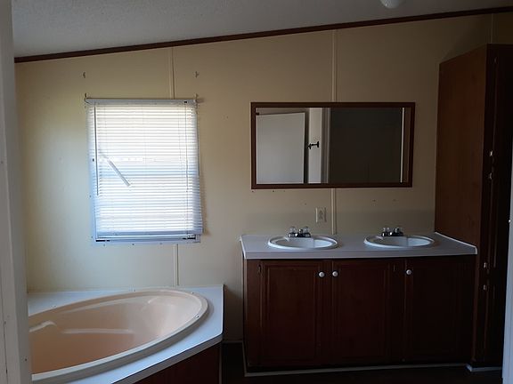 4th image of 435 E Gate Dr