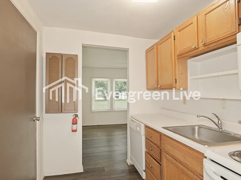 9064 Patrick Dr — Photo 8
