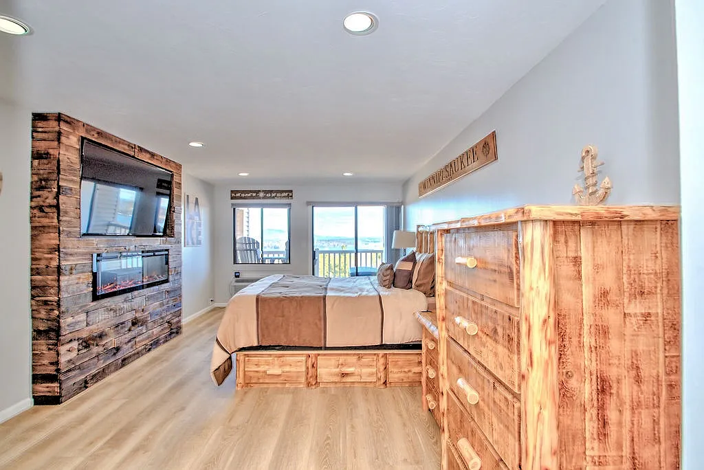 Studio, 300 sqft, $1,100 — Photo 1