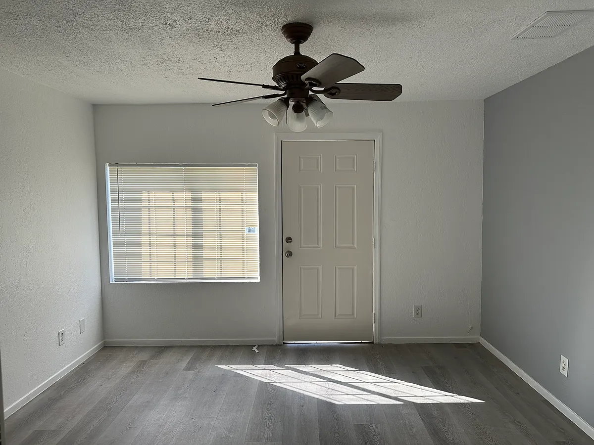 Building Photo - 1314 Laurelwood Dr