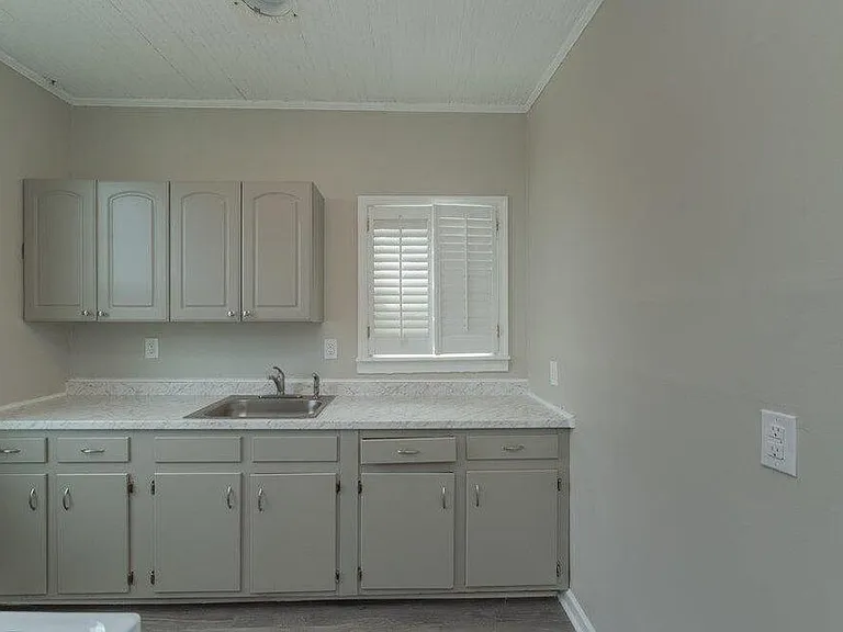 2158 Broad St #C — Photo 8