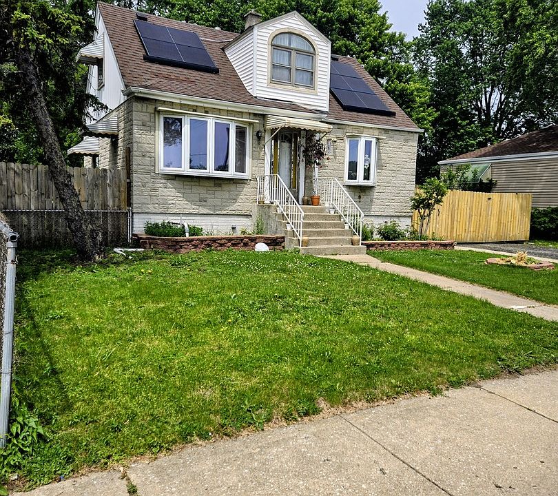 1st image of 6240 W 87th St