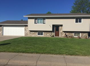527 Keller Dr, Sidney, NE 69162