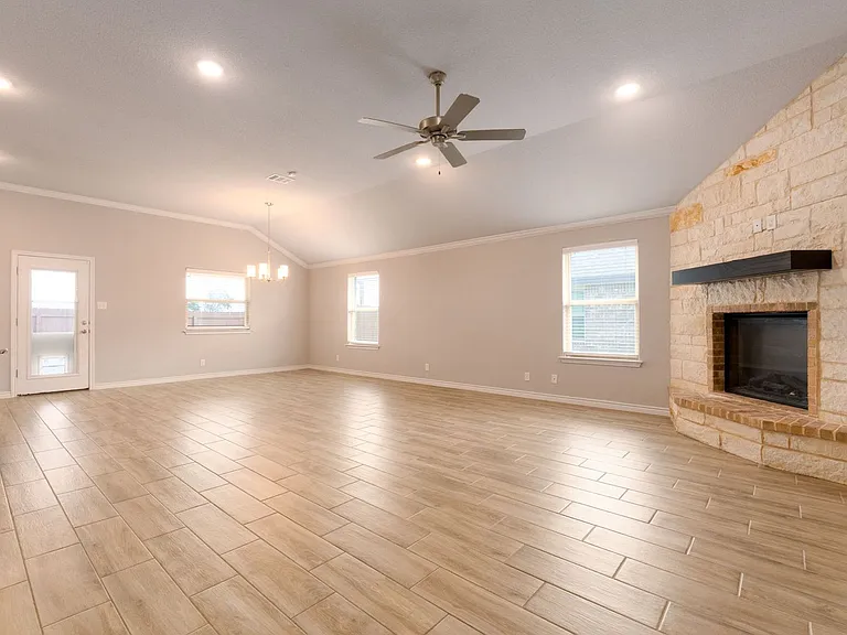 2611 Settlers Oak Dr — Photo 4
