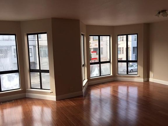siting and dining room