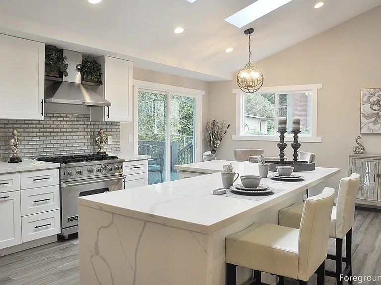 11304 NE 61st Pl — Photo 3