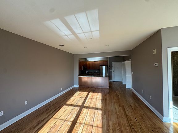 4th image of 1210 Windsor Park Ct #210