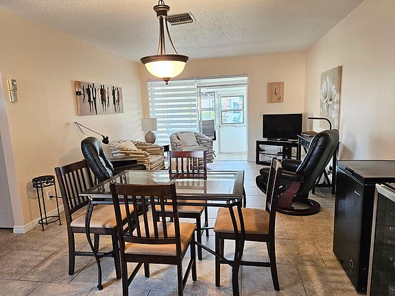 3rd image of 2546 Dudley Drive E #B