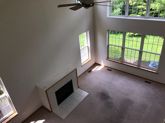 3rd image of 2430 Abbey Dr #0
