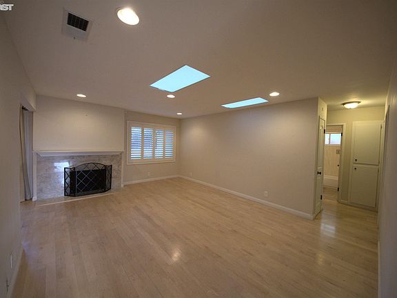3rd image of 497 Sioux Ln