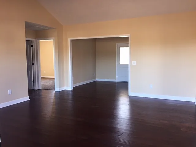 2604 Auldridge Dr — Photo 3