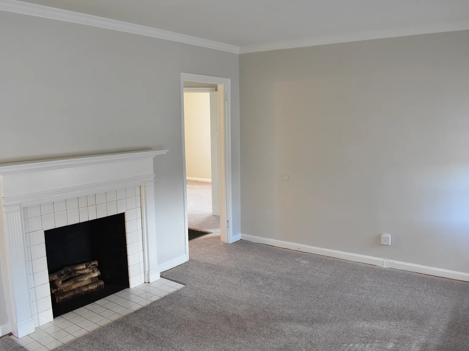 1 bed, 1200 sqft, $900 — Photo 2