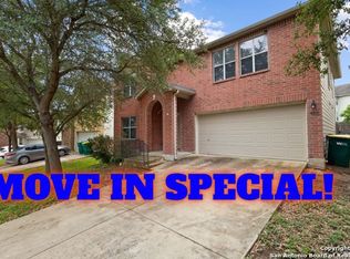 6818 Crest Pl, Live Oak, TX 78233