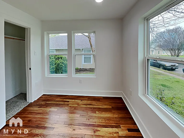2718 Lawrence St — Photo 13