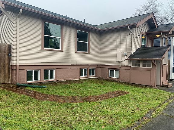 2nd image of 810 McKenzie Ave #2