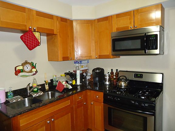 5th image of 1542 Wentworth Ave