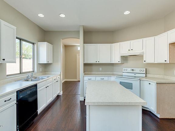 4th image of 440 S Val Vista Dr Unit 1