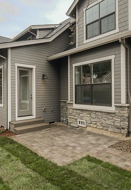 3 bed, 2.5 bath, 2300 sqft, $4,500 — Photo 3