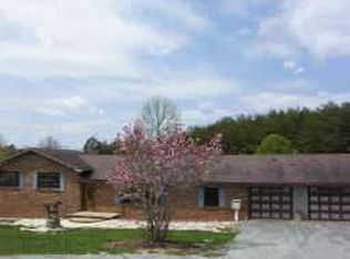 1454 Stony Knoll Rd, Dobson, NC 27017