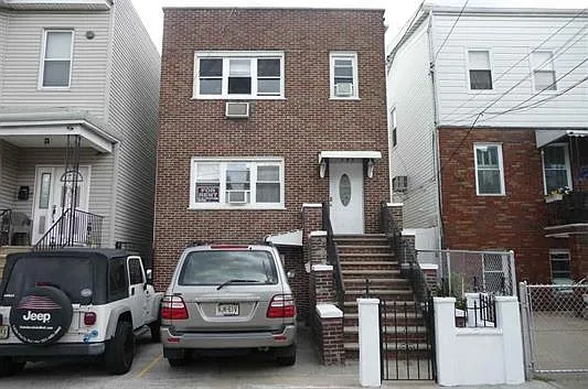 393 New York Ave #2