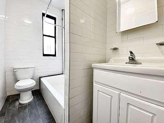 4th image of 961 Columbus Ave #5S