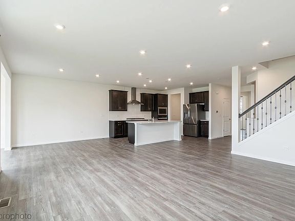 5th image of 651 Alpine Dr
