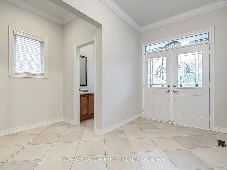 76 Ivy Glen Dr — Photo 5