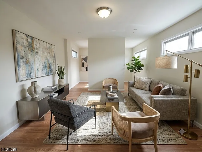 10-12 Dover St #1 — Photo 1
