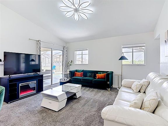 4th image of 336 HILLCREST DRIVE