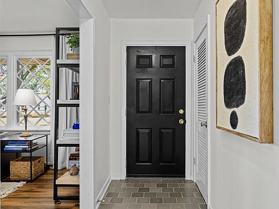 5th image of 1602 Hermitage Dr