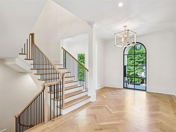 3rd image of 3379 Rennes Dr NE