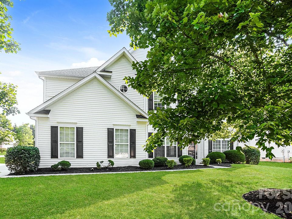 1st image of 200 Golden Valley Dr