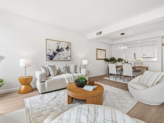 3rd image of 1951 Ofarrell St APT 207