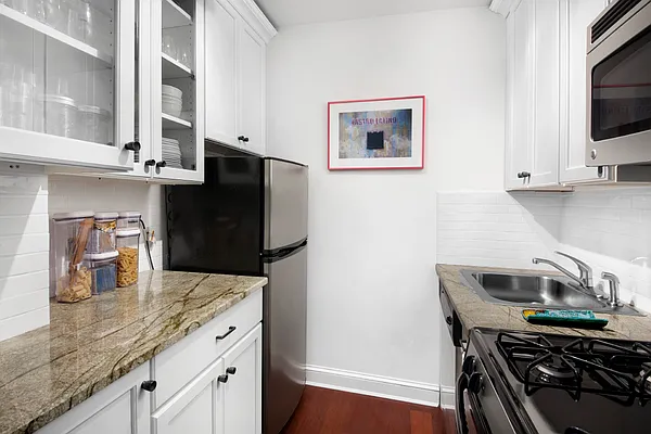 Rented by Compass | media 19