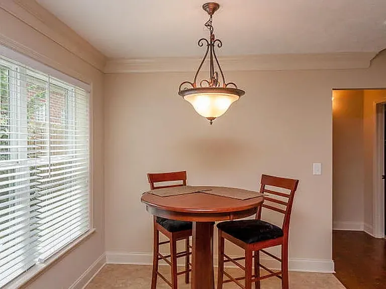 1004 Barrett Dr — Photo 12