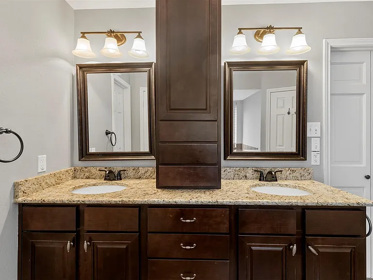 16210 Chipstead Dr — Photo 20