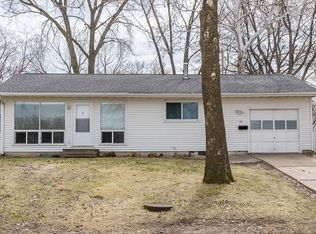 4511 Hiawatha Ave NE, Cedar Rapids, IA