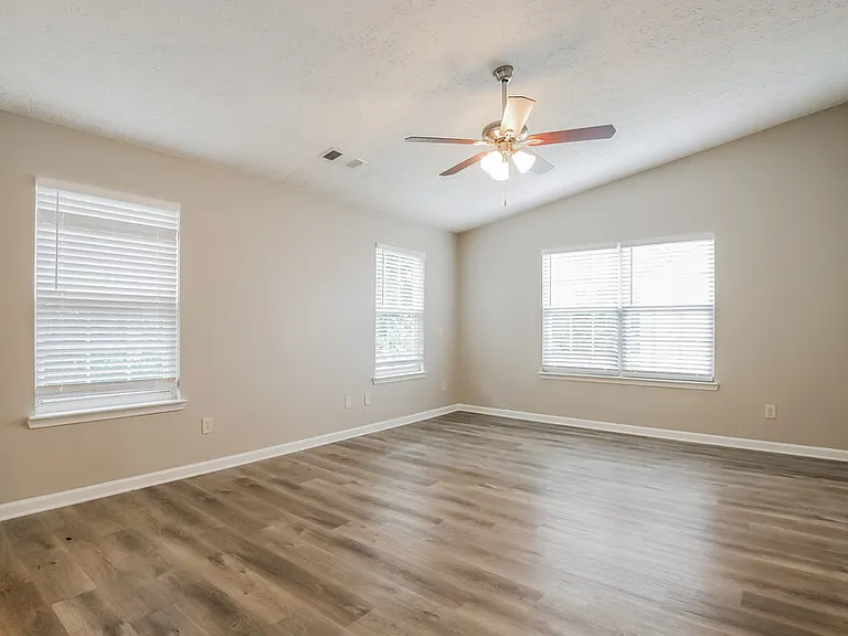 1304 Ivey Pointe Dr — Photo 10